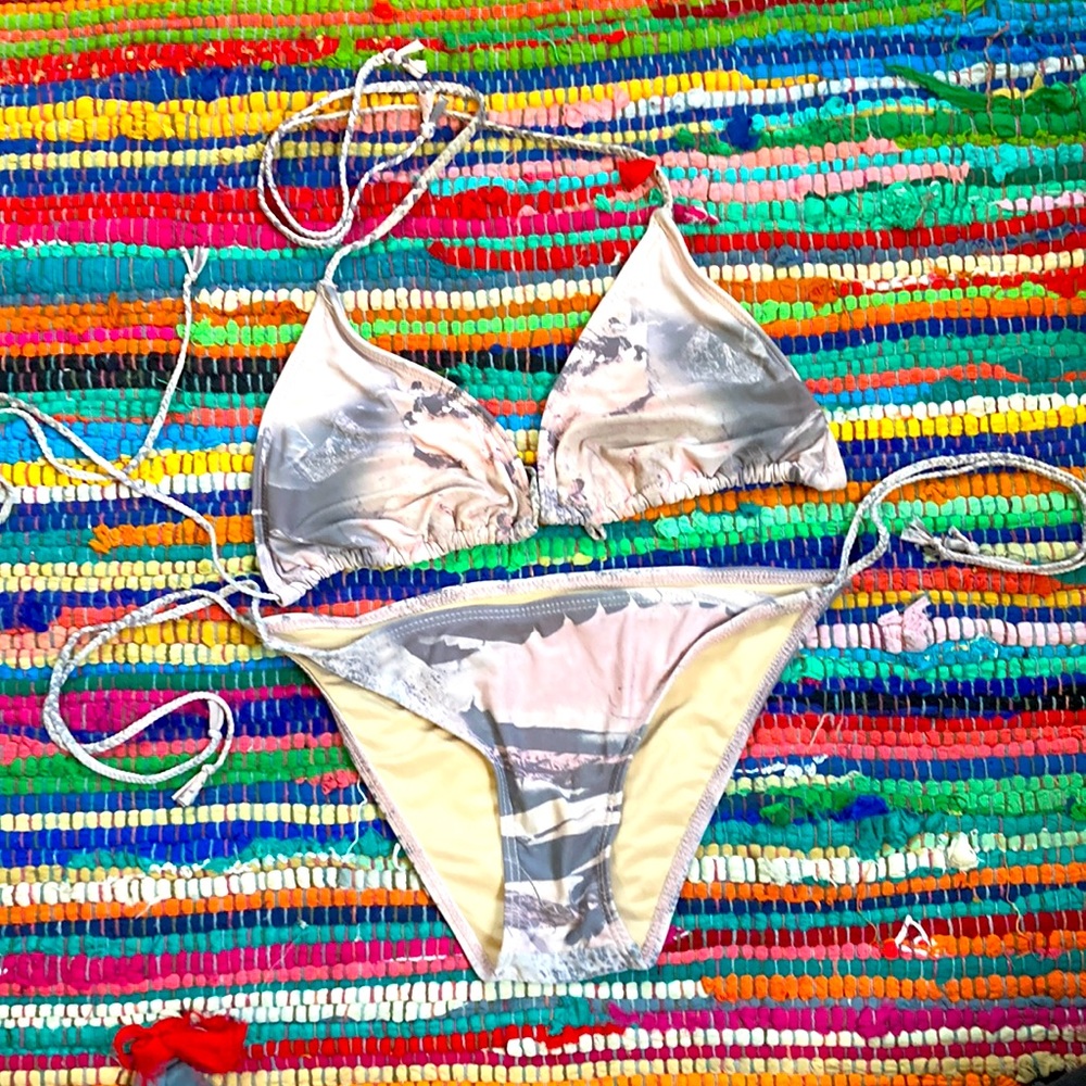 Amorroma™️ Rare Vintage 2013 Grey + Pastel Pink Lycra/Spadex Bikini 👙 SMALL 🤍